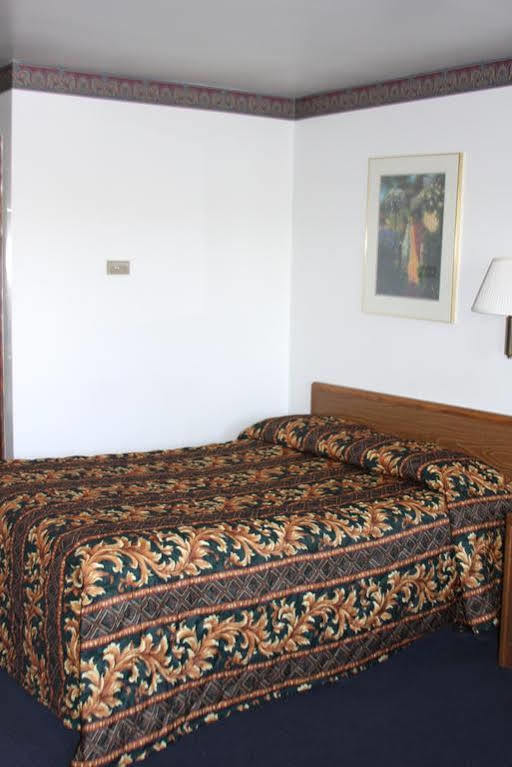 Viking Jr. Motel Saint Peter Bagian luar foto